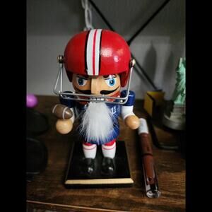 Holiday Items: 6" Nutcrackers Variety: Football Player